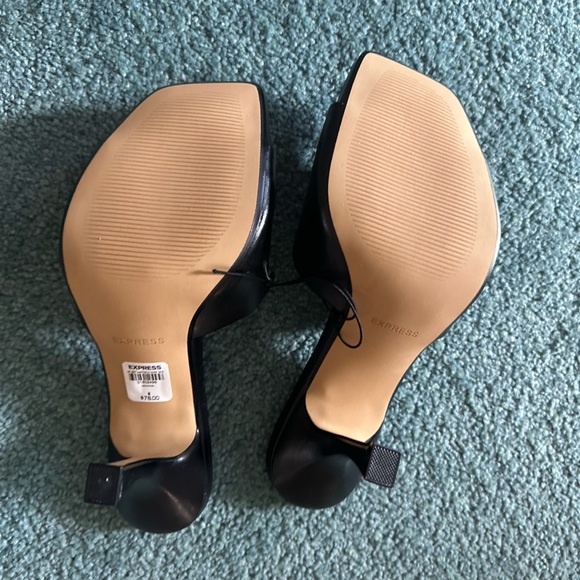 Express Square Toe Mid Heel Sandals - Picture 5 of 8